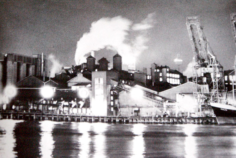 Micky Allan, The factory, from CSR Pyrmont Refinery Centenary 1978 Photography Project.